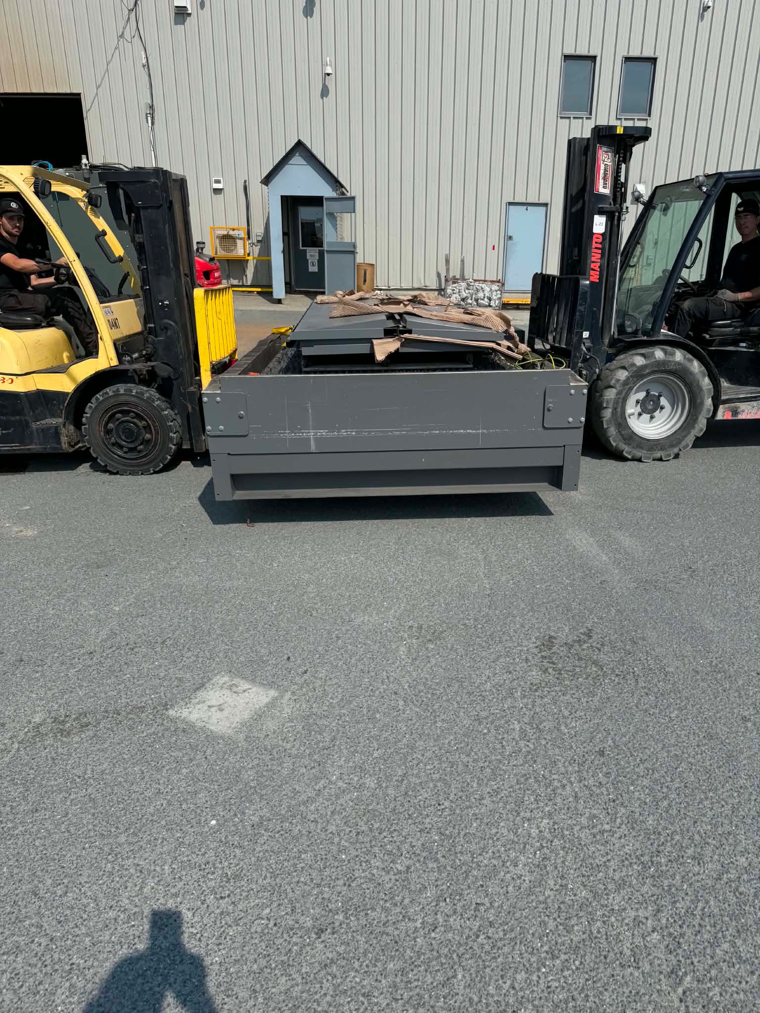 TRANSPORT ET DÉMÉNAGEMENT D'ÉQUIPEMENTS — 3
